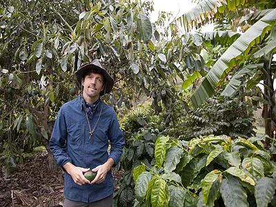 Jason mraz in field 836x627
