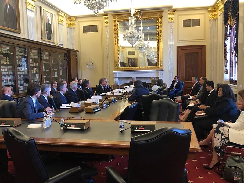 Agroundtable_836.jpg