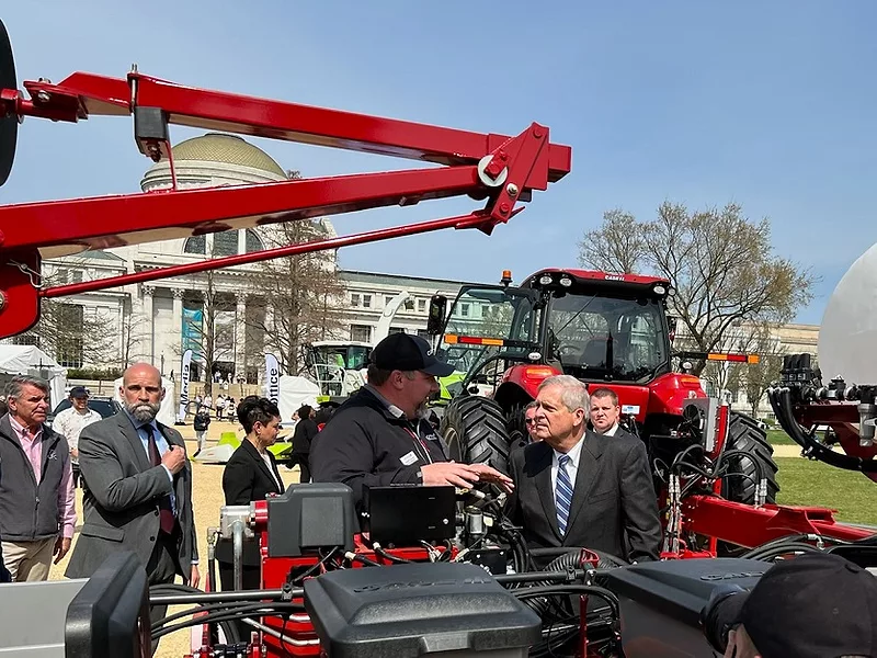 Vilsack_ag_on_the_mall.png