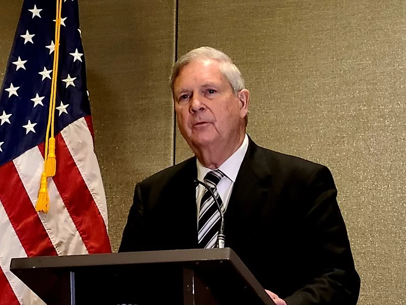 Vilsack Outlook Forum.jpg