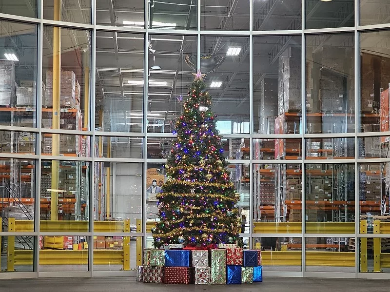 Food bank warehouse - holiday - MOFC - Jacqui Fatka.jpg