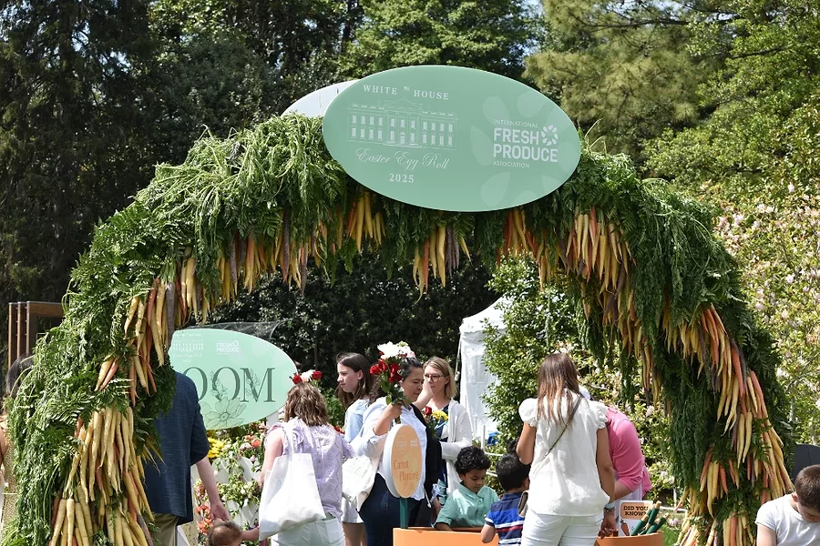 The IFPA booth entrance had a carrot entrance arch.jpg