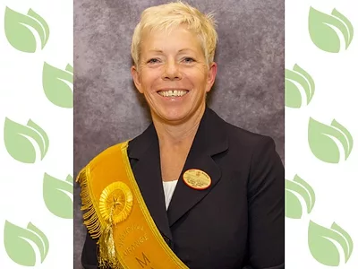 Christine Hemp.jpg