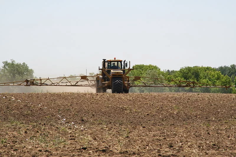 fertilizer_spraying.jpg