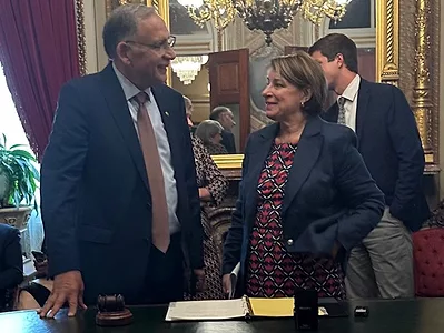 boozman-klobuchar-2.jpg