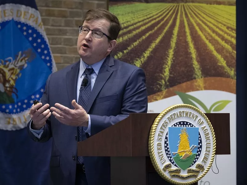 Seth-Meyer-Outlook-forum-2022-USDA-photo.jpg