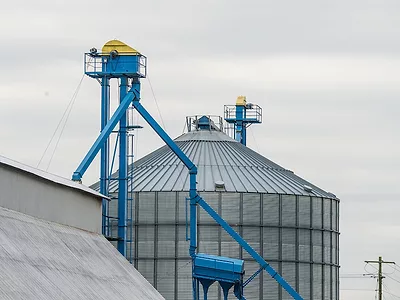 Grain bin.jpg