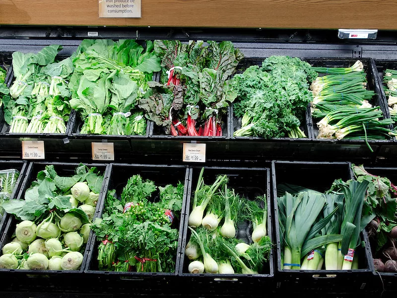 Produce_in_grocery_store.jpg