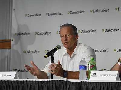 Thune_Dakotafest.png