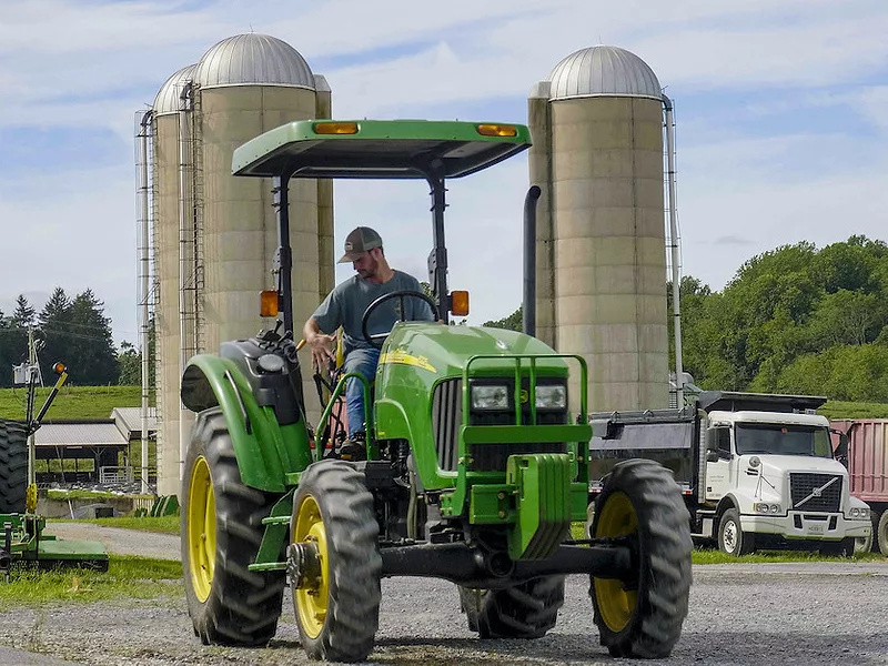 Tractor_with_ROPS.jpg