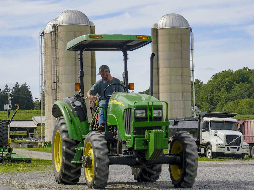 Tractor_with_ROPS.jpg