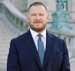 Andrew Walmsley Headshot.JPEG