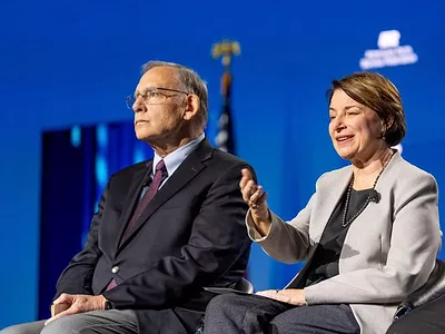 Boozman-Klobuchar-AFBF-photo.jpg