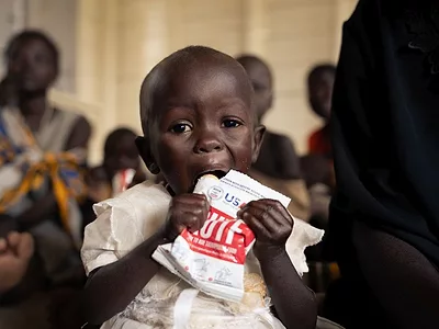 mana_child_with_RUTF-Mana-photo-836.jpg