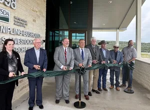 ribbon-cutting-1 kniplingbushland.jpg