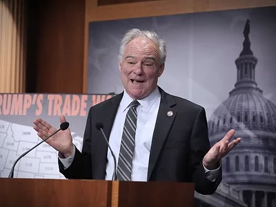 kaine-ap-4325.jpg