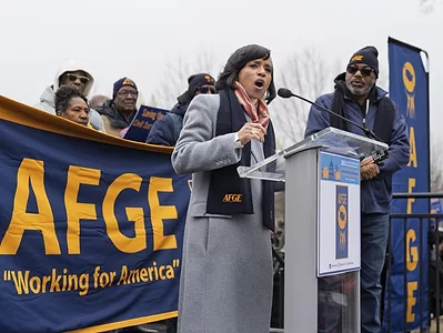 alsobrooks-afge-protest.jpg