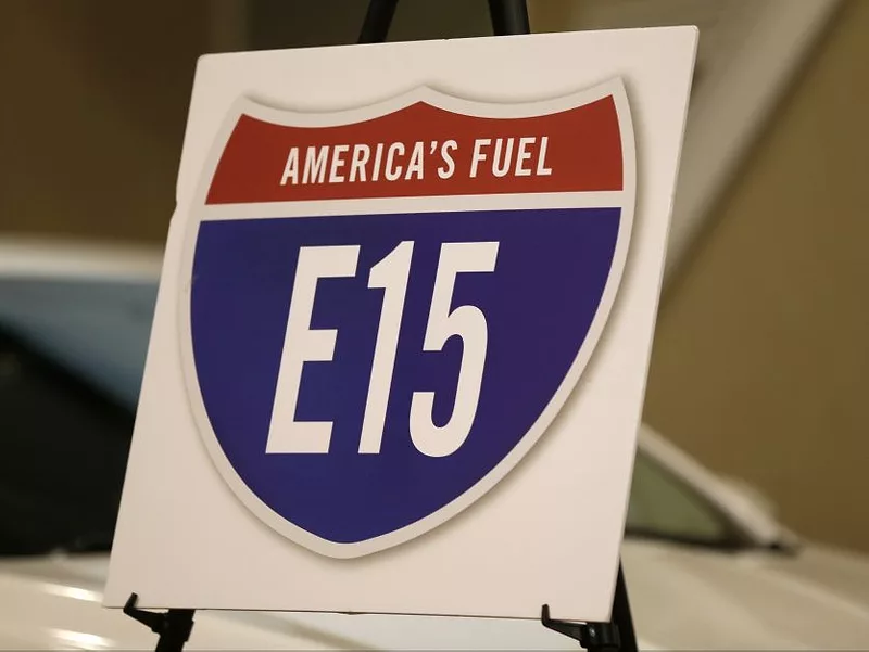 E15