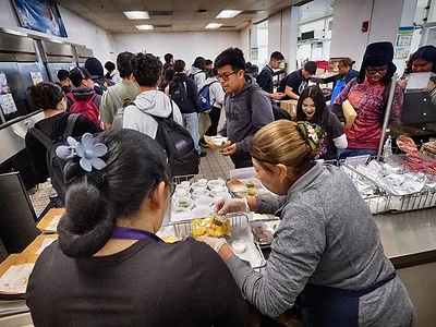 school-lunch-Calif-AP.jpg