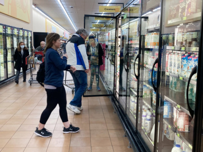 AP_April_23_grocery_shopping_store.jpg