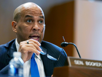 AP_Dec_22_Cory_Booker_glasses.jpg