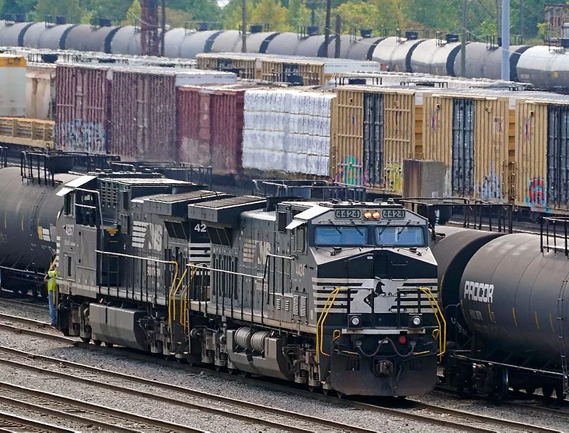AP_Nov_22_rail_yard_3.jpg