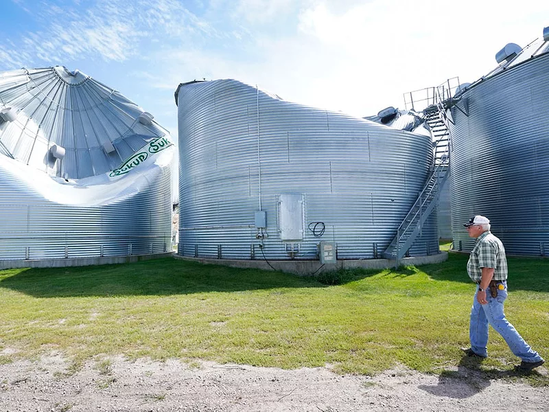AP_Sept_23_Derecho_Grain_Bin.jpg