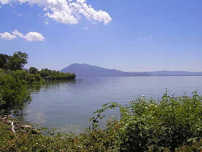 Clear Lake, at Clear Lake State Park in Lake County, northern California, USA.