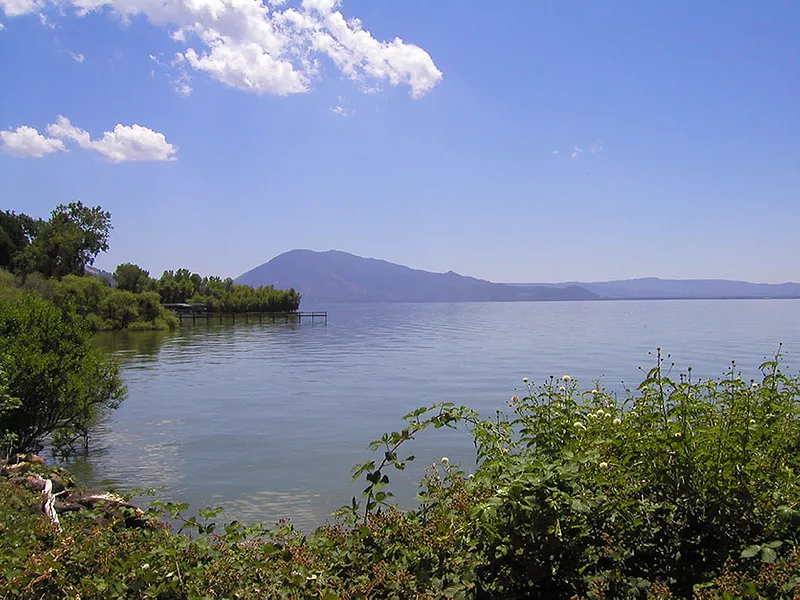 Clear Lake, at Clear Lake State Park in Lake County, northern California, USA.