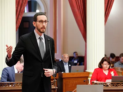Scott Wiener presents bill