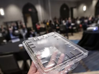 clamshell packaging