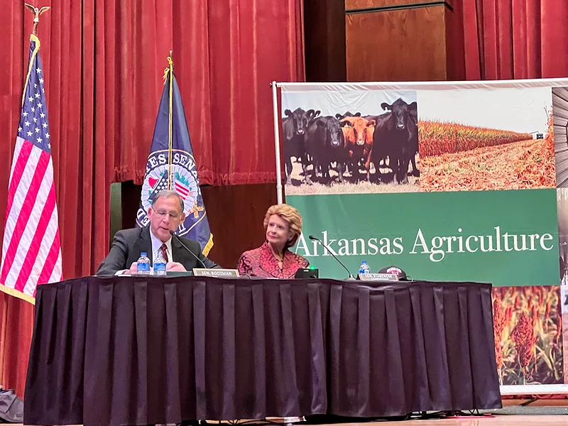 Boozman_Stabenow_AR_Field_hearling_61722.jpg