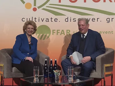 Stabenow with Al Gore at Foster our Future 2020
