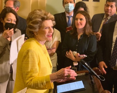 Stabenow in gaggle.jpg