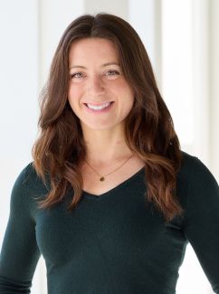 Sarah Gonzalez headshot 242x325.jpg