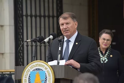 Sen. Mike Rounds USDA 1.jpg