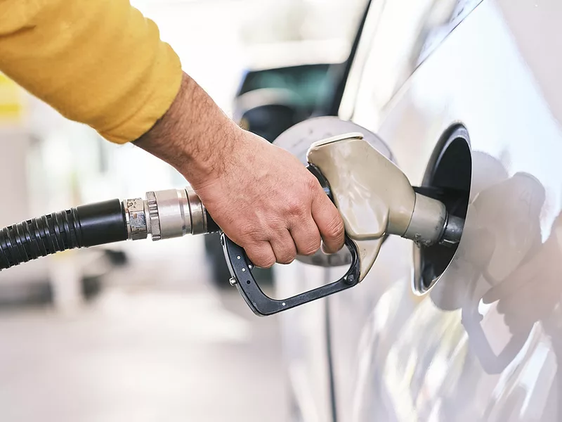 gas_pump_filling.jpg