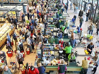 grocery check out crowd