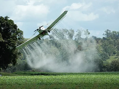 cropduster_chemicals_crops