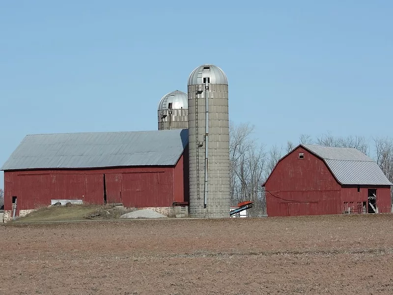 Barn-836